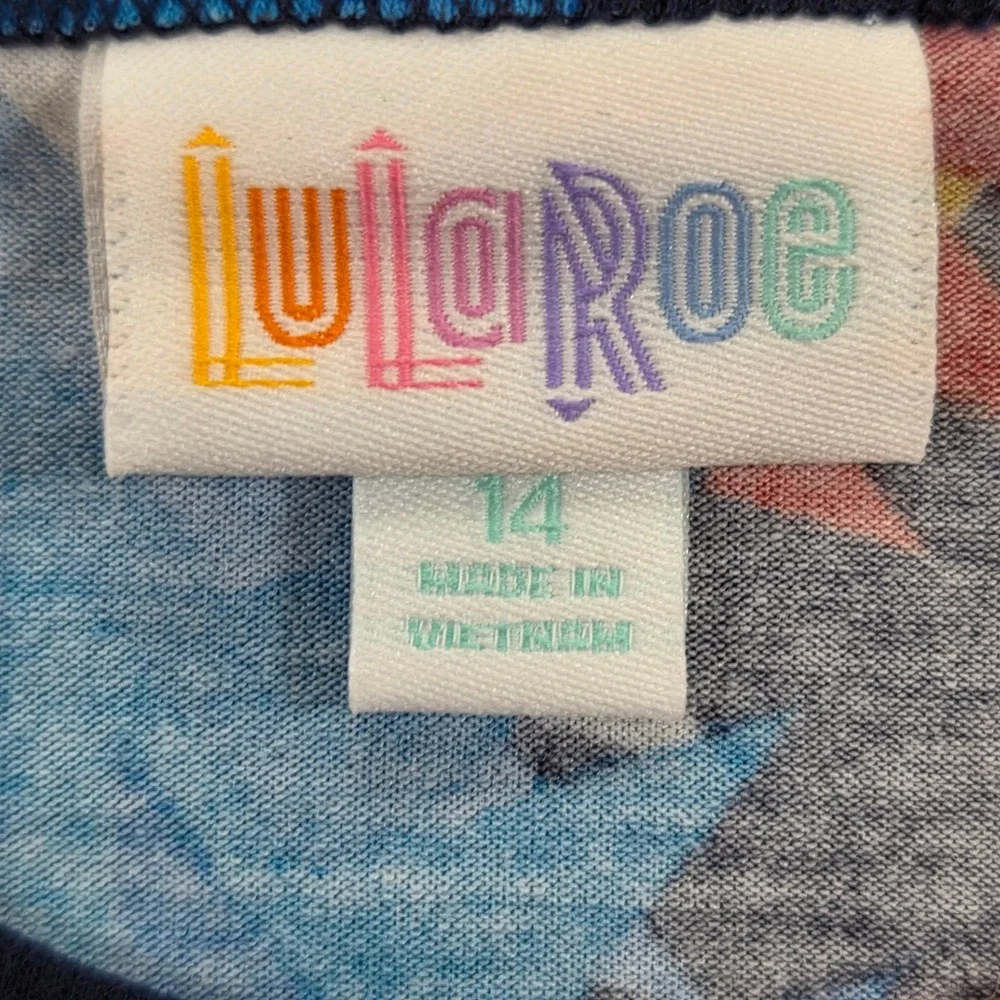 NWT LuLaRoe Gracie Starburst T-Shirt Kids Youth Unisex‎ Size 14